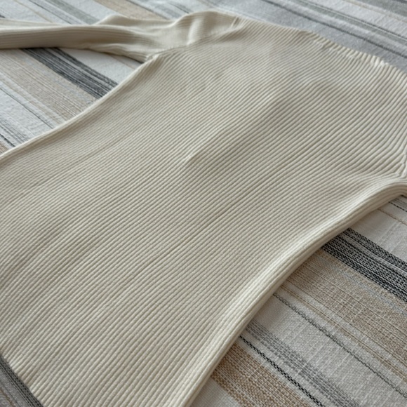 MODA casual off white long sleeve V neck sweater with buttons - Picture 6 of 9